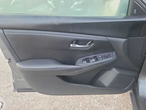 Used 2024 Nissan Sentra SV FWD image 12