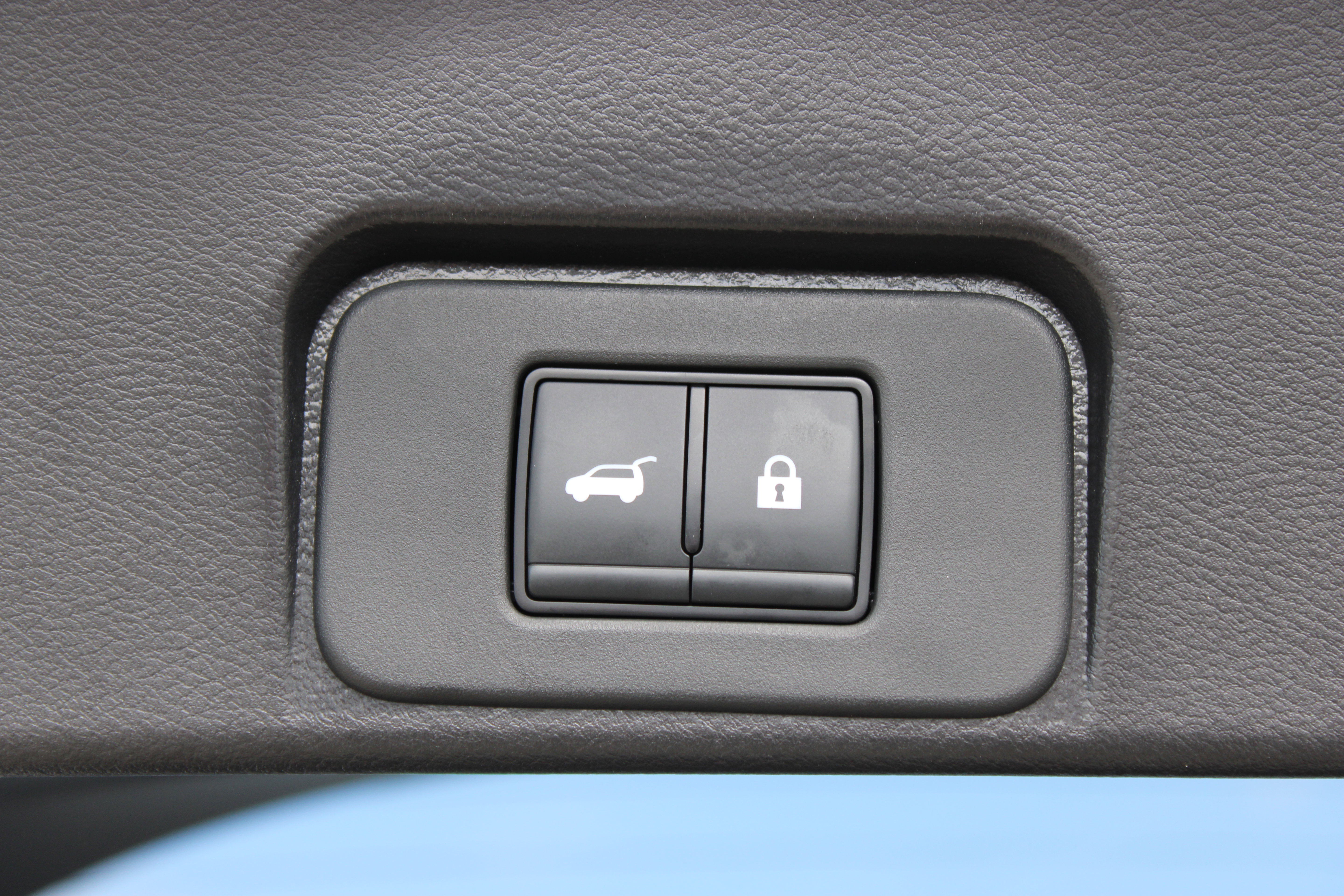 Certified 2023 Nissan Rogue SV w/ SV Premium B Package AWD/4WD image 7