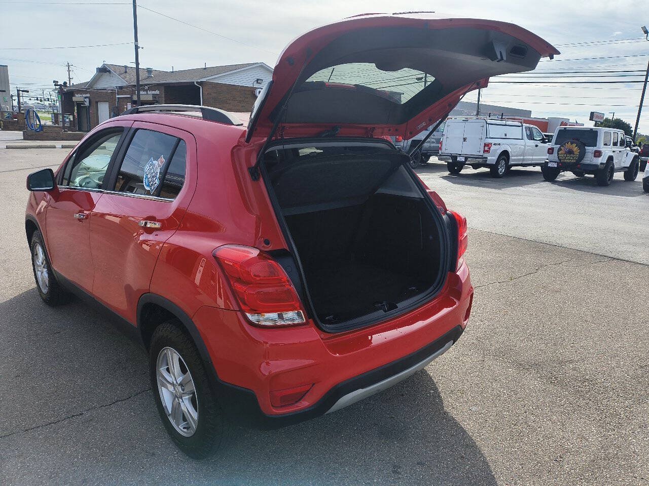 Used 2020 Chevrolet Trax LT w/ LT Convenience Package AWD/4WD image 7