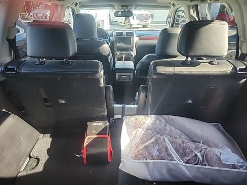 Used 2017 Lexus GX 460 Luxury w/ Preferred Accessory Package AWD/4WD image 14