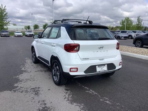 Used 2025 Hyundai Venue Limited image 8