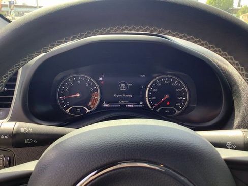 Used 2021 Jeep Renegade Latitude w/ Luxury Group II image 14