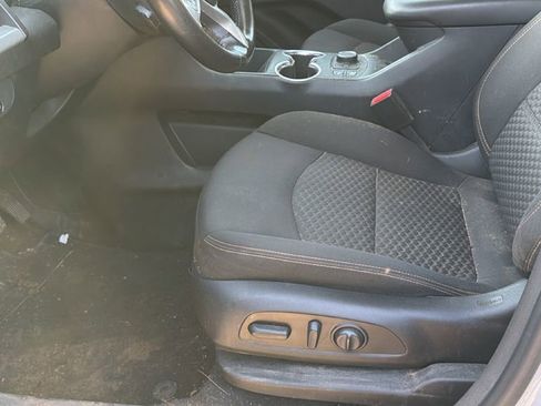Used 2018 GMC Terrain SLE w/ Infotainment Package I FWD image 6