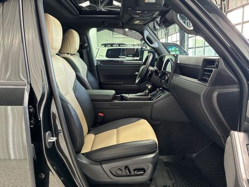 Used 2024 Lexus GX 550 AWD/4WD image 12