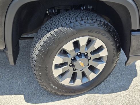 Used 2025 Chevrolet Silverado 2500 Custom w/ Custom Value Package AWD/4WD image 7