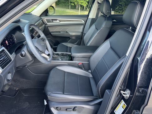 Used 2023 Volkswagen Atlas SE w/ Panoramic Sunroof Package FWD image 15