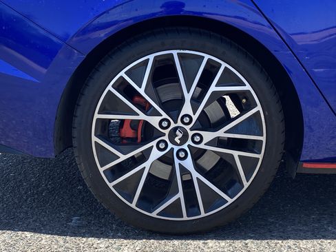 Used 2022 Hyundai Elantra N FWD image 9