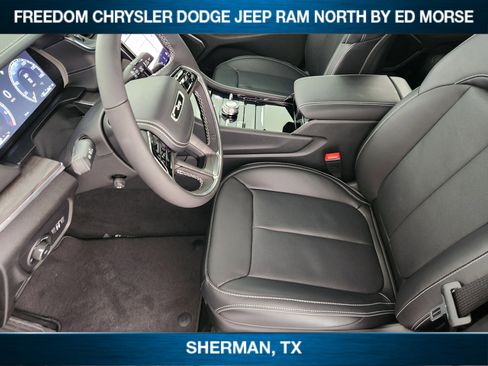 New 2025 Jeep Grand Cherokee Overland AWD/4WD image 8