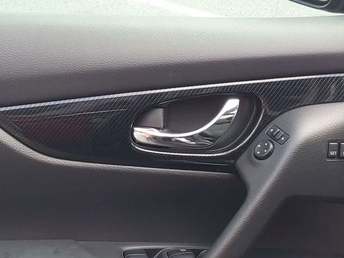 Used 2017 Nissan Rogue SL w/ SL Premium Package image 13