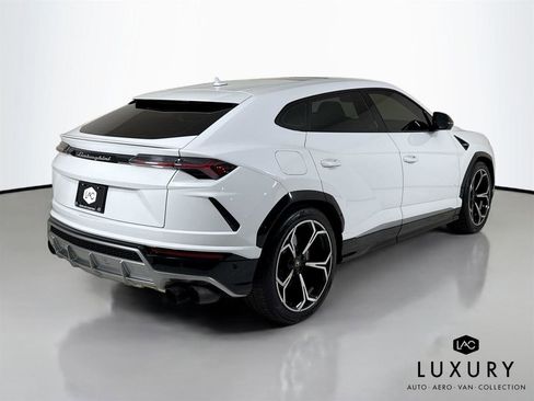 Used 2021 Lamborghini Urus image 6