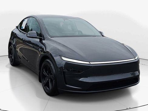 Used 2026 Tesla Model Y Long Range AWD/4WD image 2
