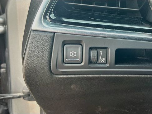 Used 2025 Cadillac XT6 Premium Luxury w/ LPO, Floor Liner Package AWD/4WD image 10