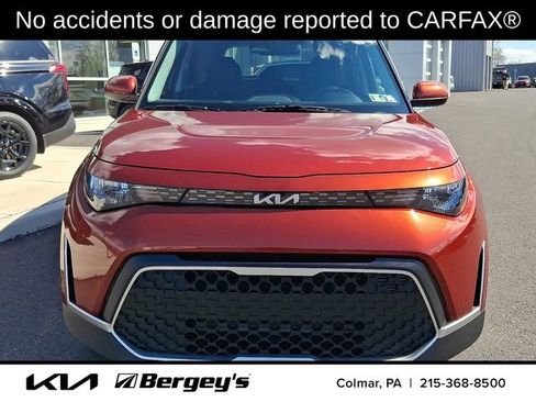 Used 2023 Kia Soul LX image 2