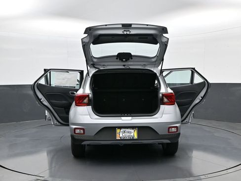New 2026 Hyundai Venue SE image 32