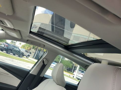 Used 2025 Toyota Camry XLE w/ Premium Plus Package image 17