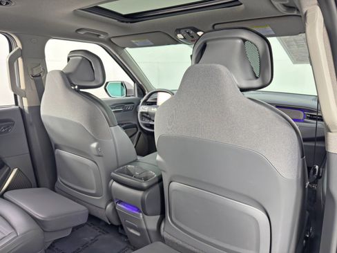 Used 2024 Kia EV9 Land image 42