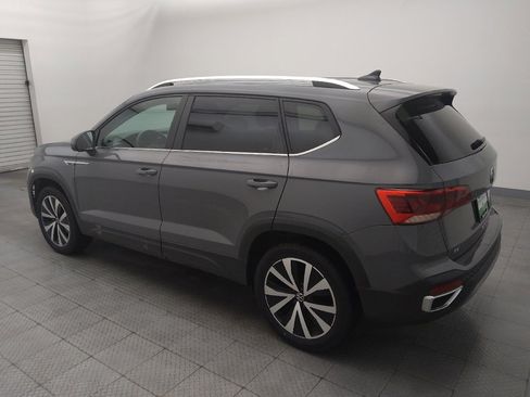 Used 2022 Volkswagen Taos SE image 3