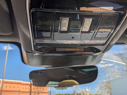 Used 2025 Land Rover Range Rover Sport Dynamic SE image 26