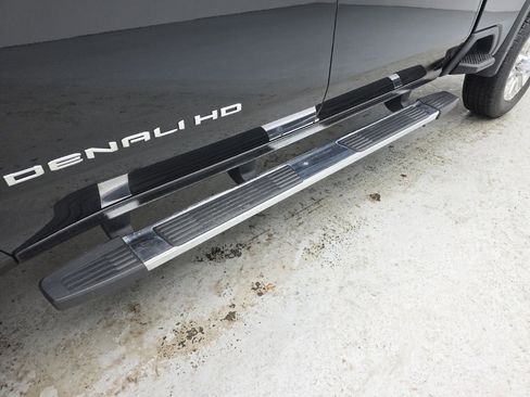 Used 2021 GMC Sierra 2500 Denali w/ Denali Ultimate Package image 19