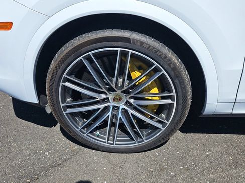 Used 2019 Porsche Cayenne Turbo AWD/4WD image 7