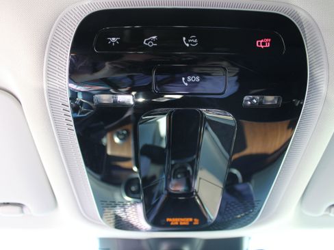 Used 2024 Mercedes-Benz GLC 300 4MATIC image 18