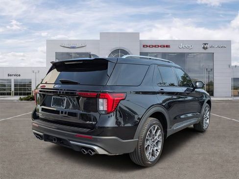 Used 2025 Ford Explorer Platinum w/ Ultimate Package AWD/4WD image 3