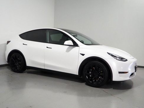 Used 2020 Tesla Model Y Long Range AWD/4WD image 1