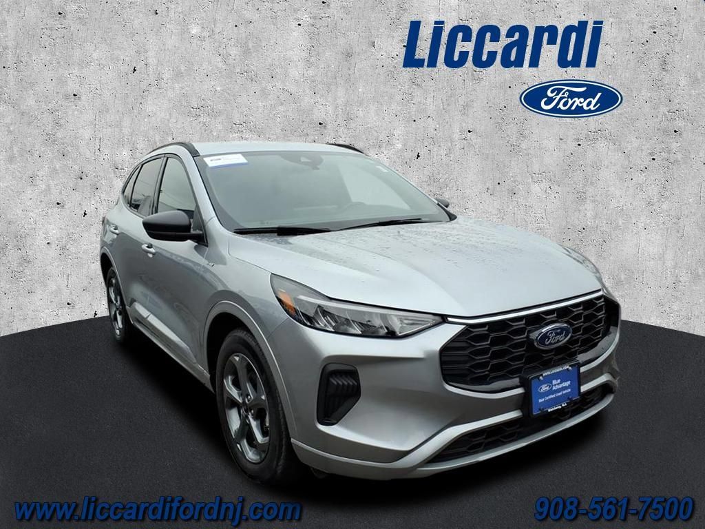 Certified 2023 Ford Escape ST-Line w/ Tech Pack #1 AWD/4WD image 1