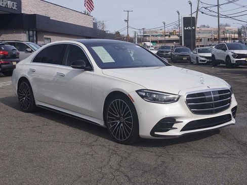 Used 2022 Mercedes-Benz S 580 4MATIC Sedan image 2