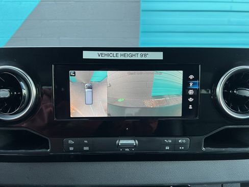 Used 2024 Mercedes-Benz Sprinter 2500 image 20
