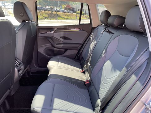 New 2026 Volkswagen Tiguan SE FWD image 12