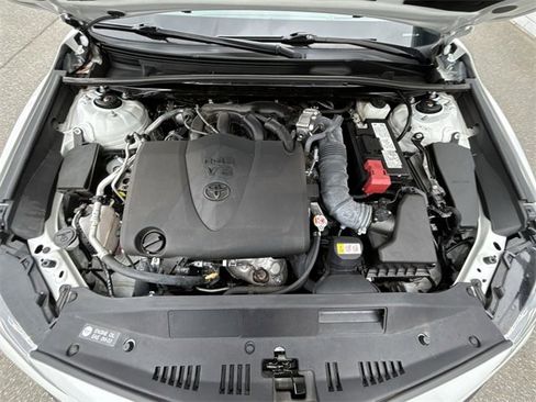 Used 2023 Toyota Camry XSE image 18