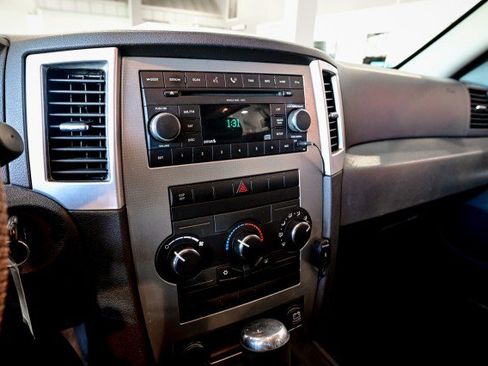 Used 2008 Jeep Grand Cherokee Laredo AWD/4WD image 29