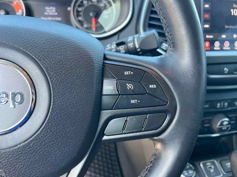 Used 2019 Jeep Cherokee Trailhawk w/ Cold Weather Group AWD/4WD image 45