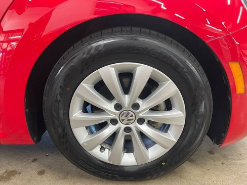 Used 2018 Volkswagen Beetle 2.0T Coast FWD image 46