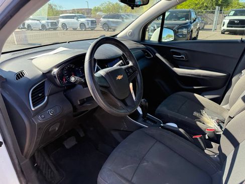 Used 2020 Chevrolet Trax LS FWD image 14