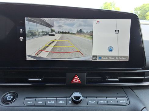 Used 2025 Hyundai Elantra SEL FWD image 16