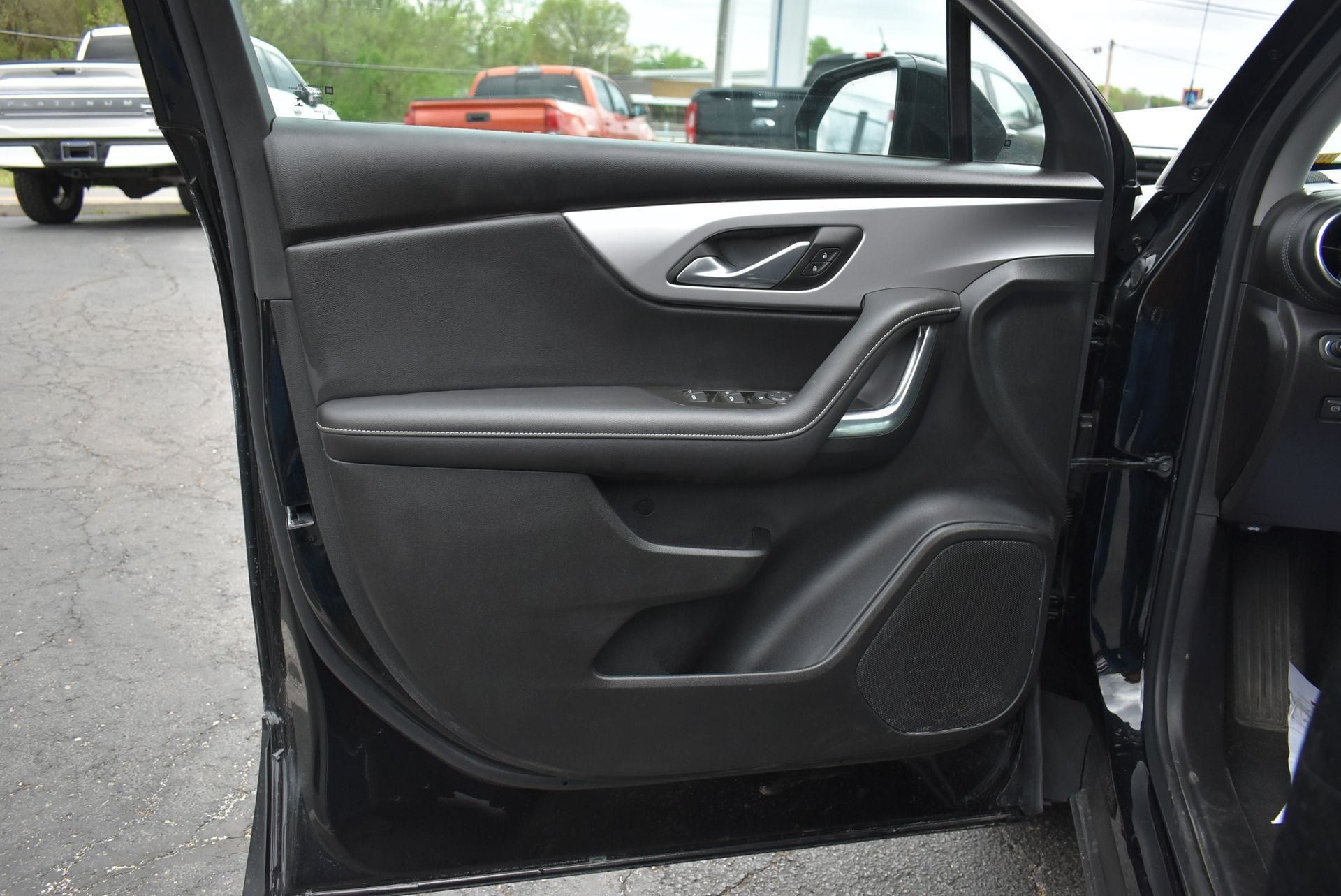 Used 2025 Chevrolet Blazer LT AWD/4WD image 11