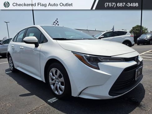 Used 2024 Toyota Corolla LE FWD image 11
