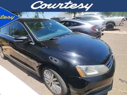 Used 2015 Volkswagen Jetta SE FWD image 1