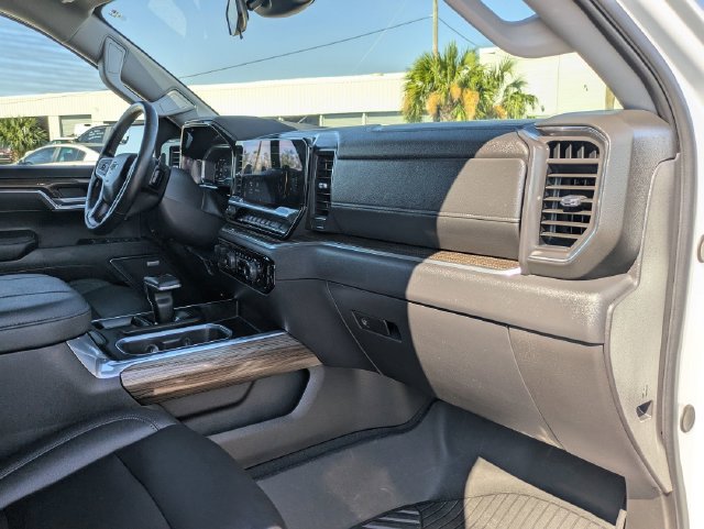 Used 2024 Chevrolet Silverado 1500 LT Trail Boss w/ Convenience Package II AWD/4WD image 30
