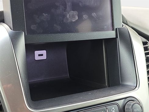 Used 2019 Chevrolet Suburban LT image 30