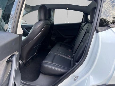 Used 2020 Tesla Model Y Long Range image 10