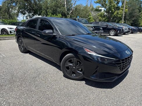 Used 2023 Hyundai Elantra SEL FWD image 6