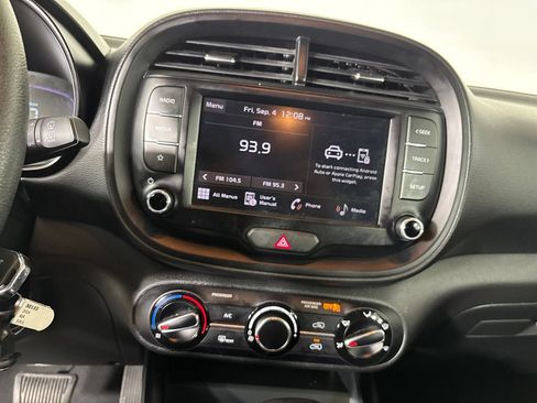 Used 2024 Kia Soul LX w/ Option Group 015 FWD image 12
