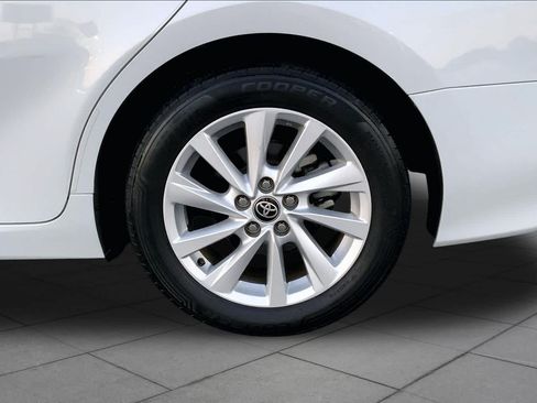 Used 2022 Toyota Camry LE FWD image 10