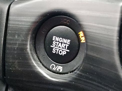 Used 2020 Jeep Grand Cherokee Altitude image 15