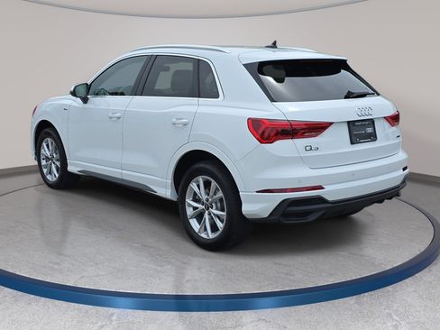 Certified 2025 Audi Q3 2.0T Premium w/ Convenience Package AWD/4WD image 7