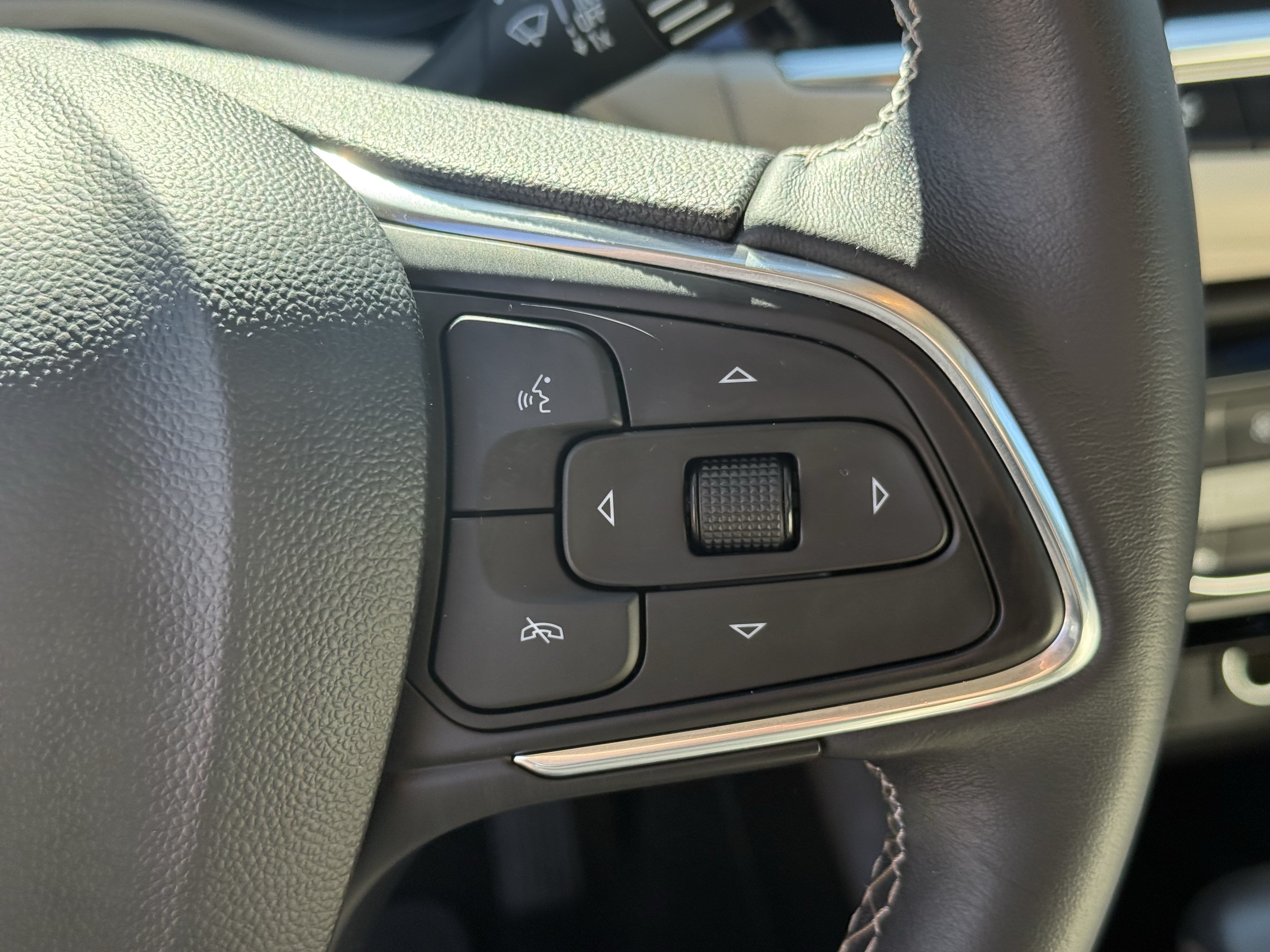Used 2023 Buick Encore GX Select FWD image 17