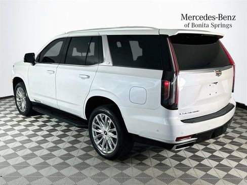Used 2024 Cadillac Escalade Premium Luxury AWD/4WD image 5